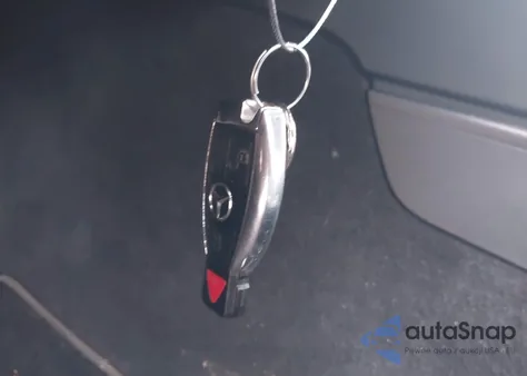 2013 Mercedes-Benz C 300 Sport 4Matic z USA, uszkodzony, nr VIN WDDGF8AB1DG052476